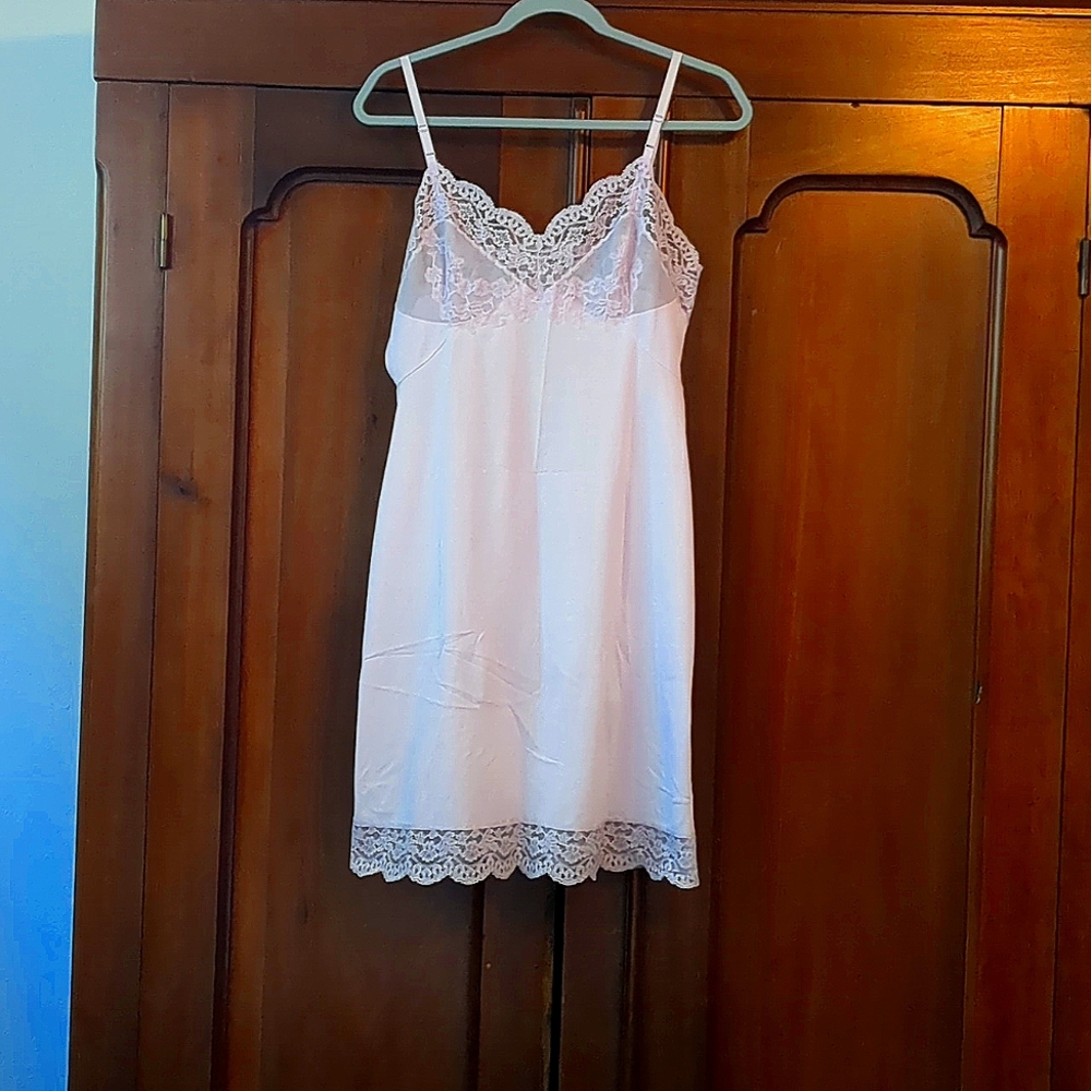 Vintage 1950s Lilac Lace Slip